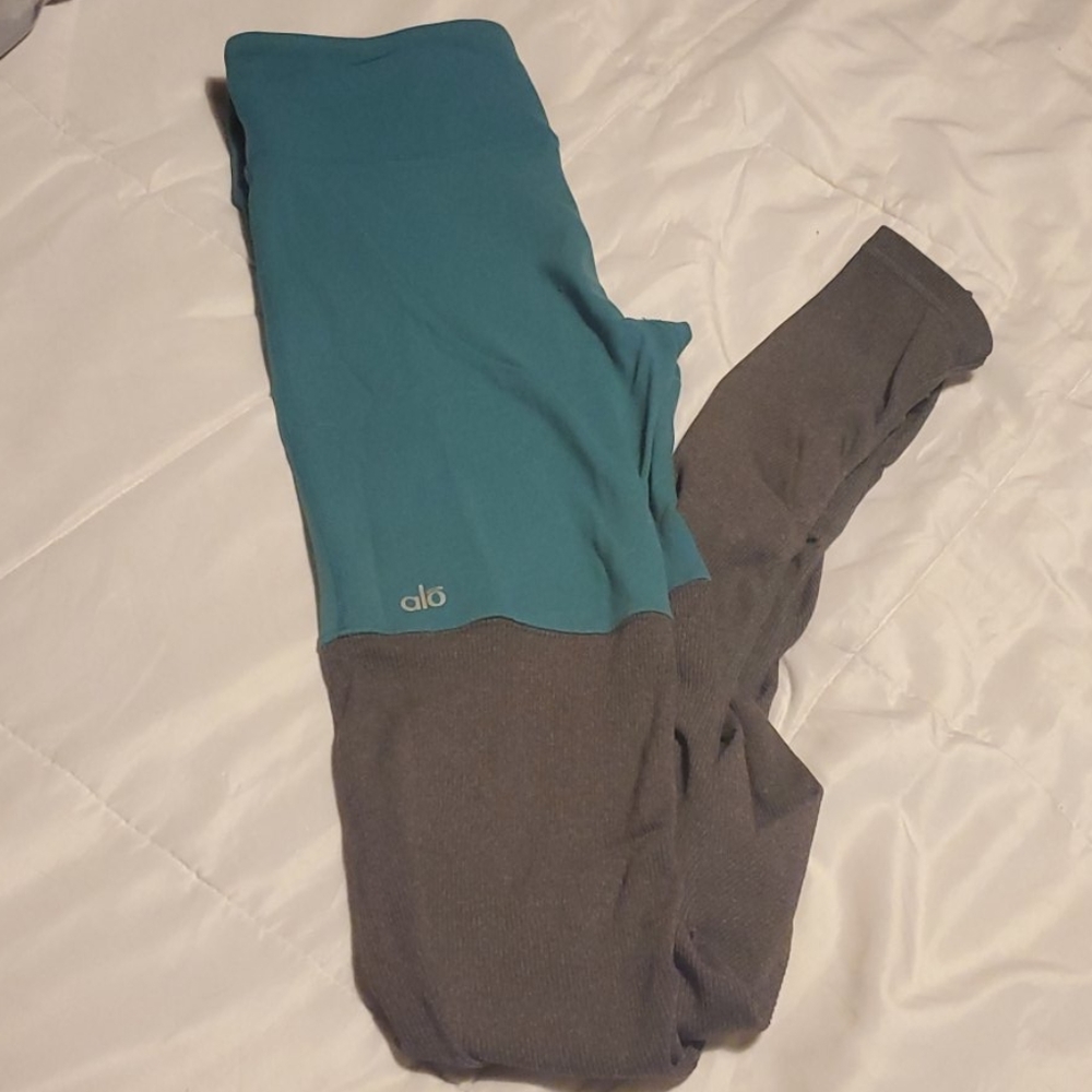 Alo Goddess leggings
